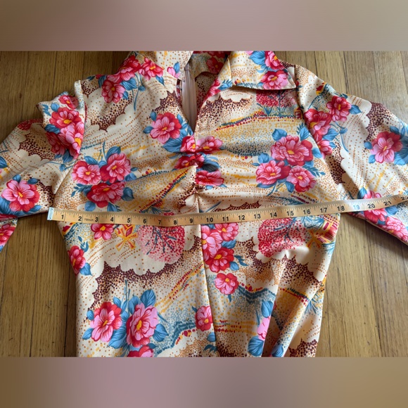 70s Vintage Long Sleeve Floral Dress with Oversized Collar - Picture 4 of 5